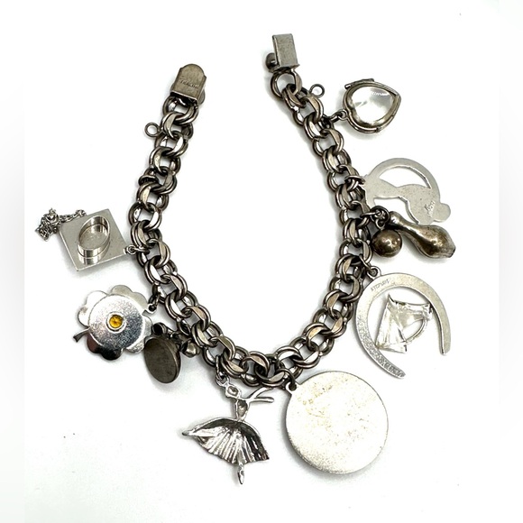 Vintage 1960s Sterling Silver 925 Double Linked Charm Bracelet with 9 Charms - Picture 4 of 11